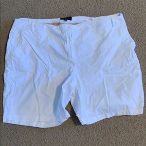 Woman’s Shorts classic white